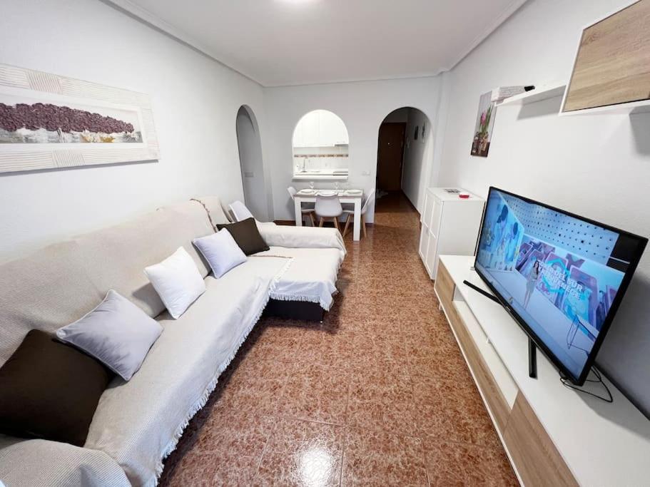 Nice And Central Apartment 托雷维耶哈 外观 照片