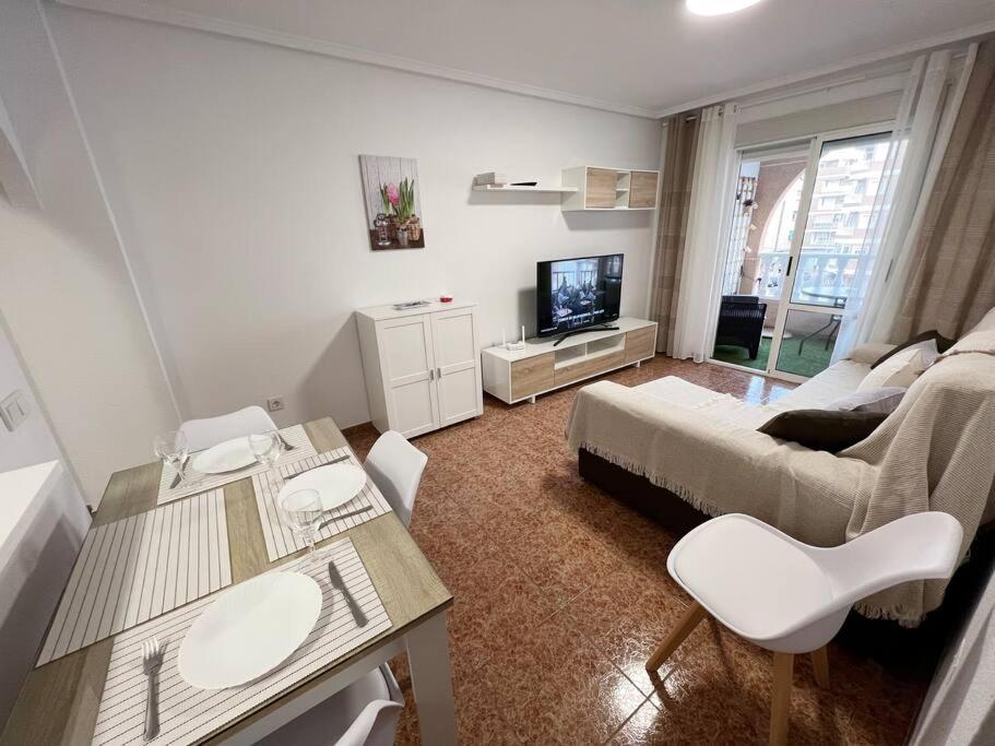 Nice And Central Apartment 托雷维耶哈 外观 照片