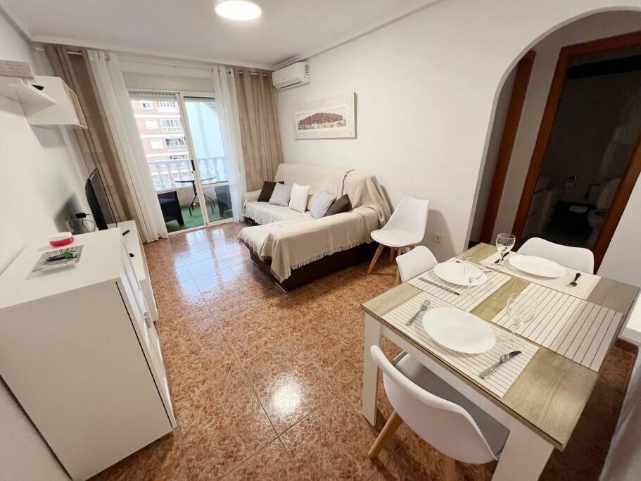 Nice And Central Apartment 托雷维耶哈 外观 照片