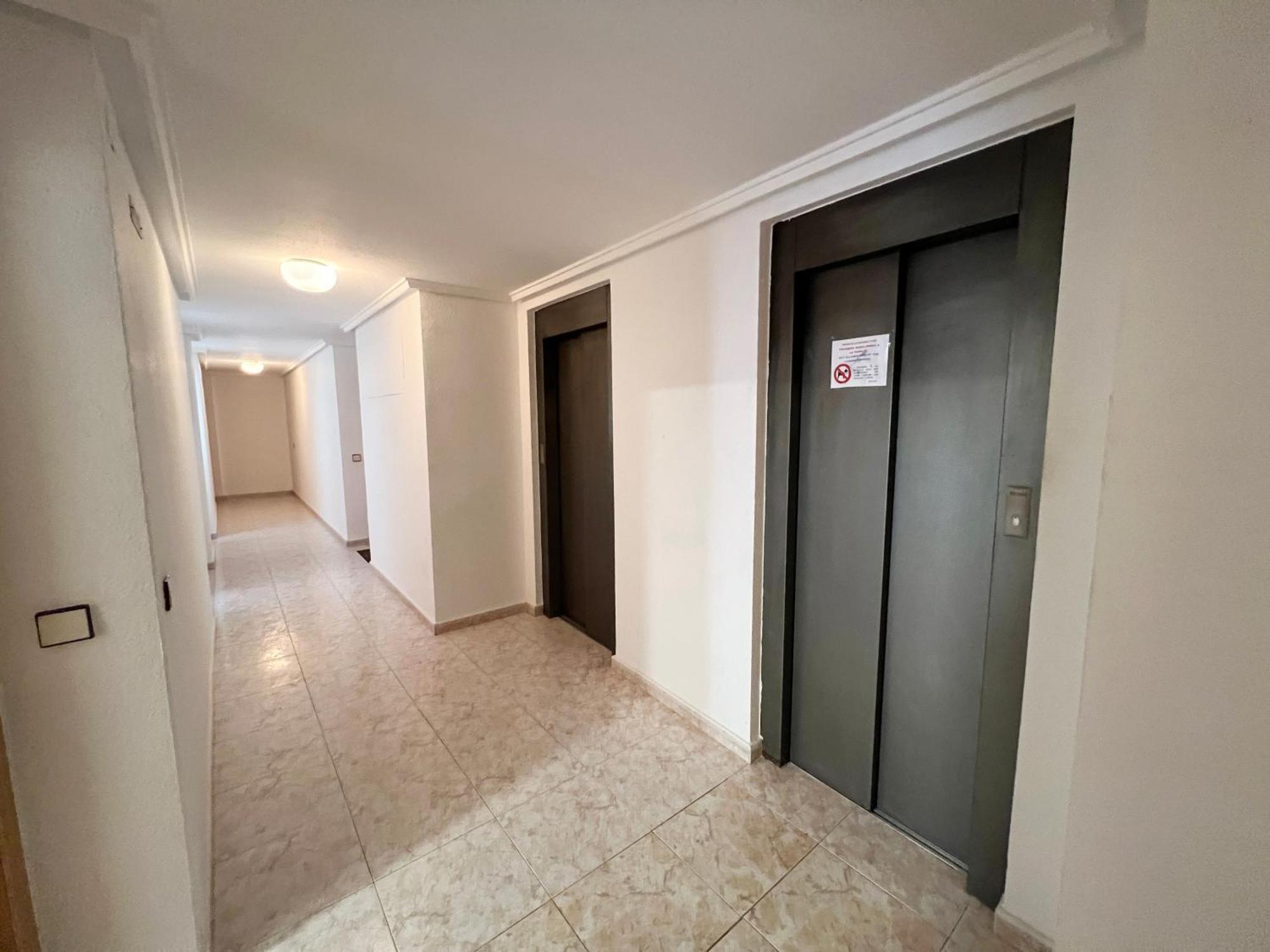 Nice And Central Apartment 托雷维耶哈 外观 照片